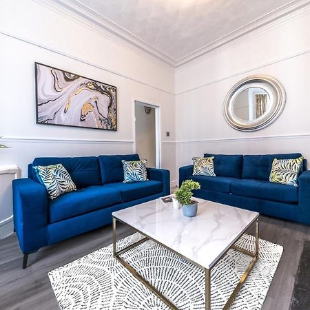 Stylish Luxury Large 4Br Kingbed Leilighet Barrow-in-Furness Eksteriør bilde