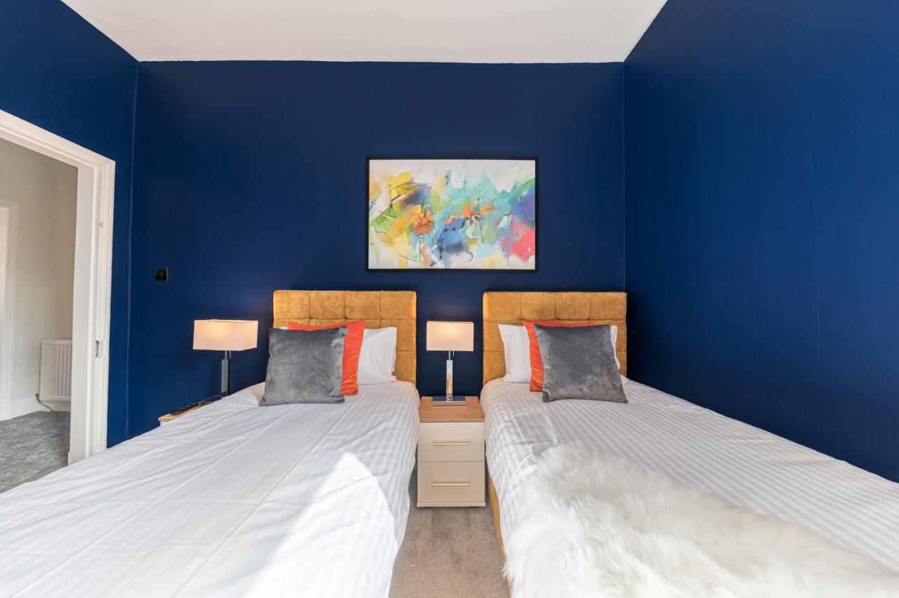Stylish Luxury Large 4Br Kingbed Leilighet Barrow-in-Furness Eksteriør bilde
