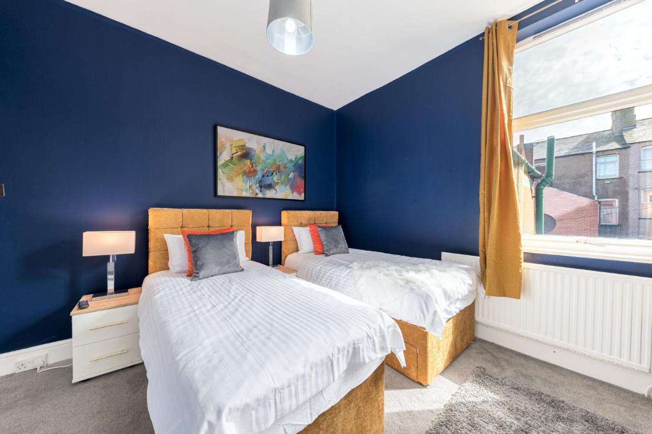 Stylish Luxury Large 4Br Kingbed Leilighet Barrow-in-Furness Eksteriør bilde