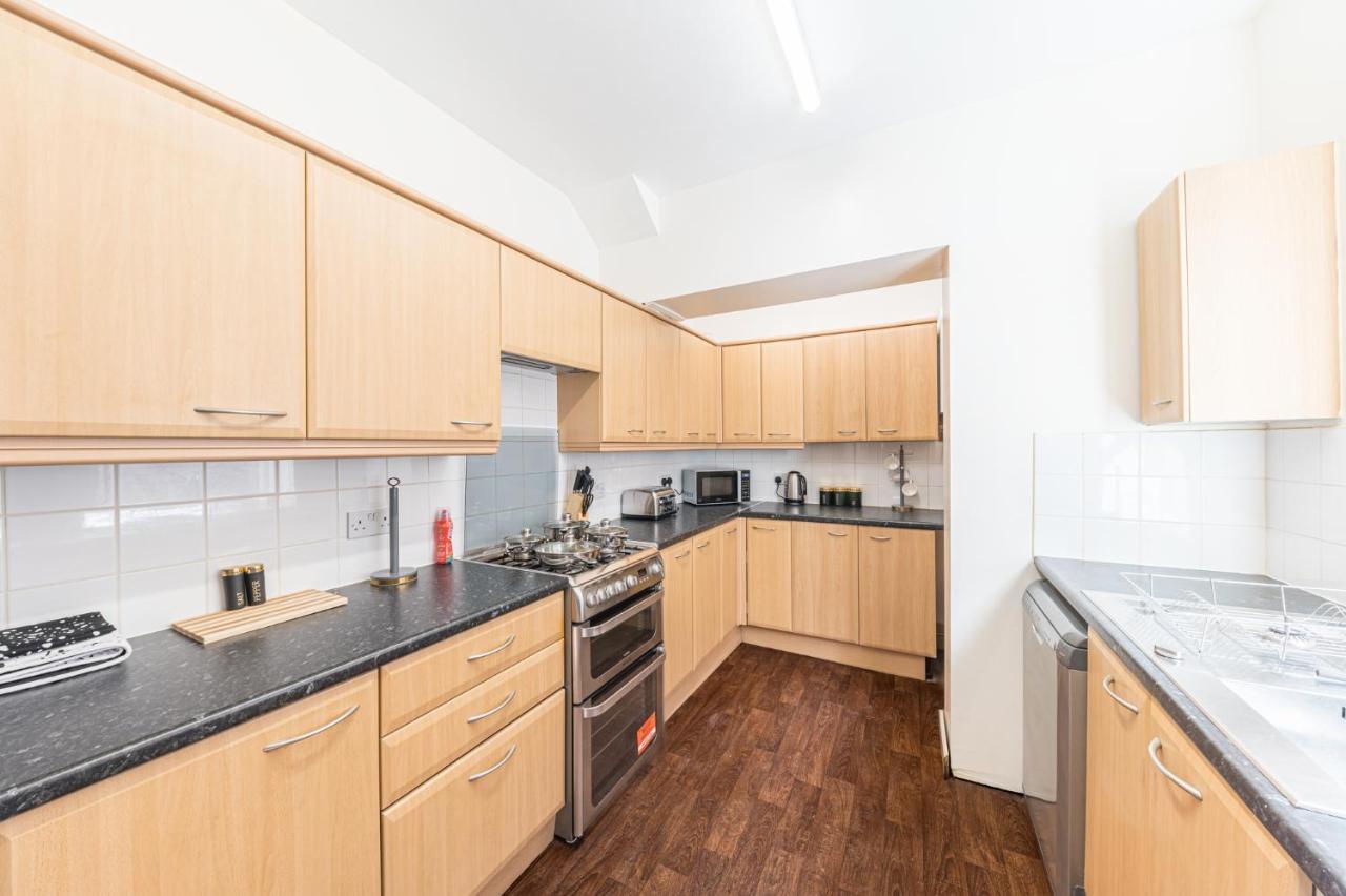 Stylish Luxury Large 4Br Kingbed Leilighet Barrow-in-Furness Eksteriør bilde